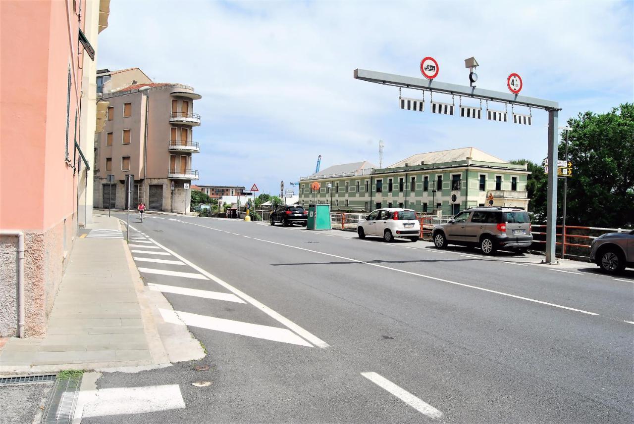 Costa Del Molo - Casa E Lavoro Διαμέρισμα Vado Ligure Εξωτερικό φωτογραφία